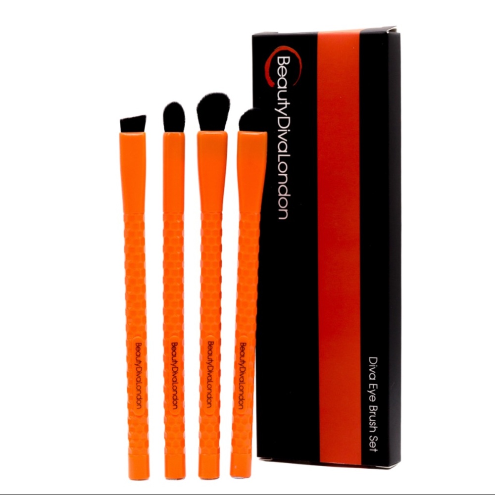 ❣️SOLD❣️✨🆕🧡BEAUTY DIVA LONDON DIVA EYE BRUSH SET🧡